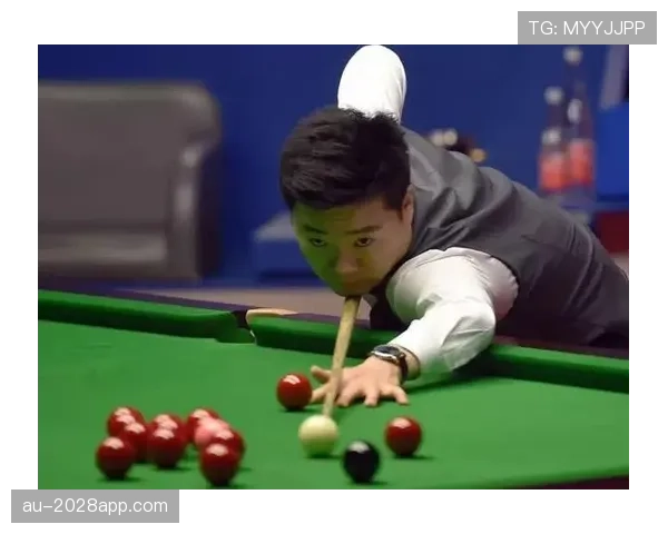 先触球就不用吃牌？犯规判罚中的“触球免责”误区解析