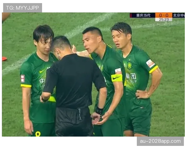 任意球未鸣哨开球，规则允许吗？裁判判罚逻辑全解析