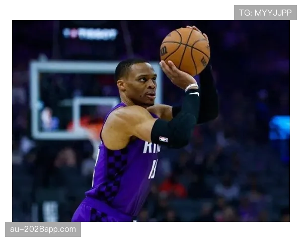 威少又双叒叕穿荧光色出门了，这衣柜是拿彩虹调的吧？