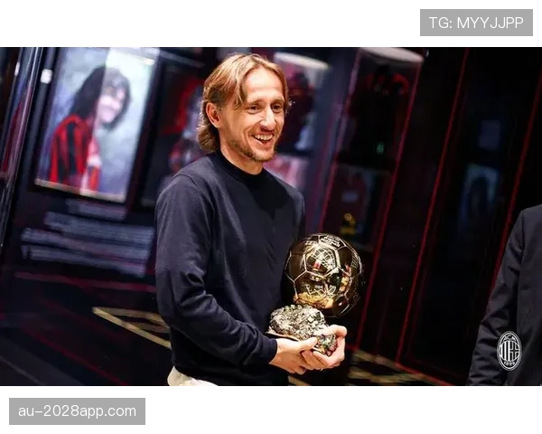 德布劳内与莫德里奇的金球竞争力解析：中场核心价值的差异与上限