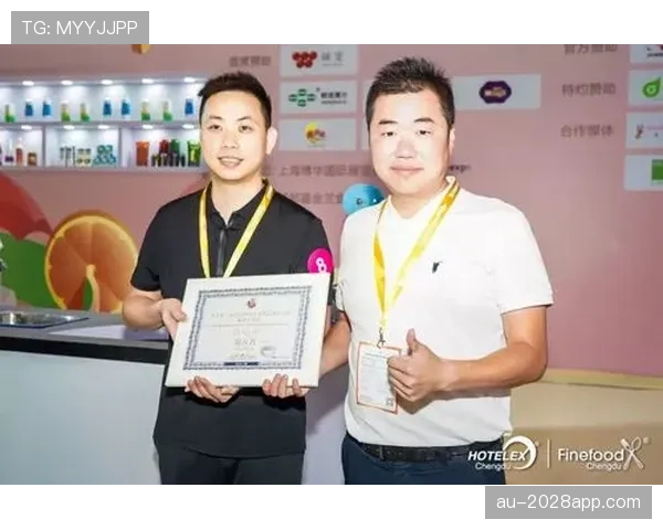 要是把唐佳豪的训练日程发到公司群，月底就没人上班了